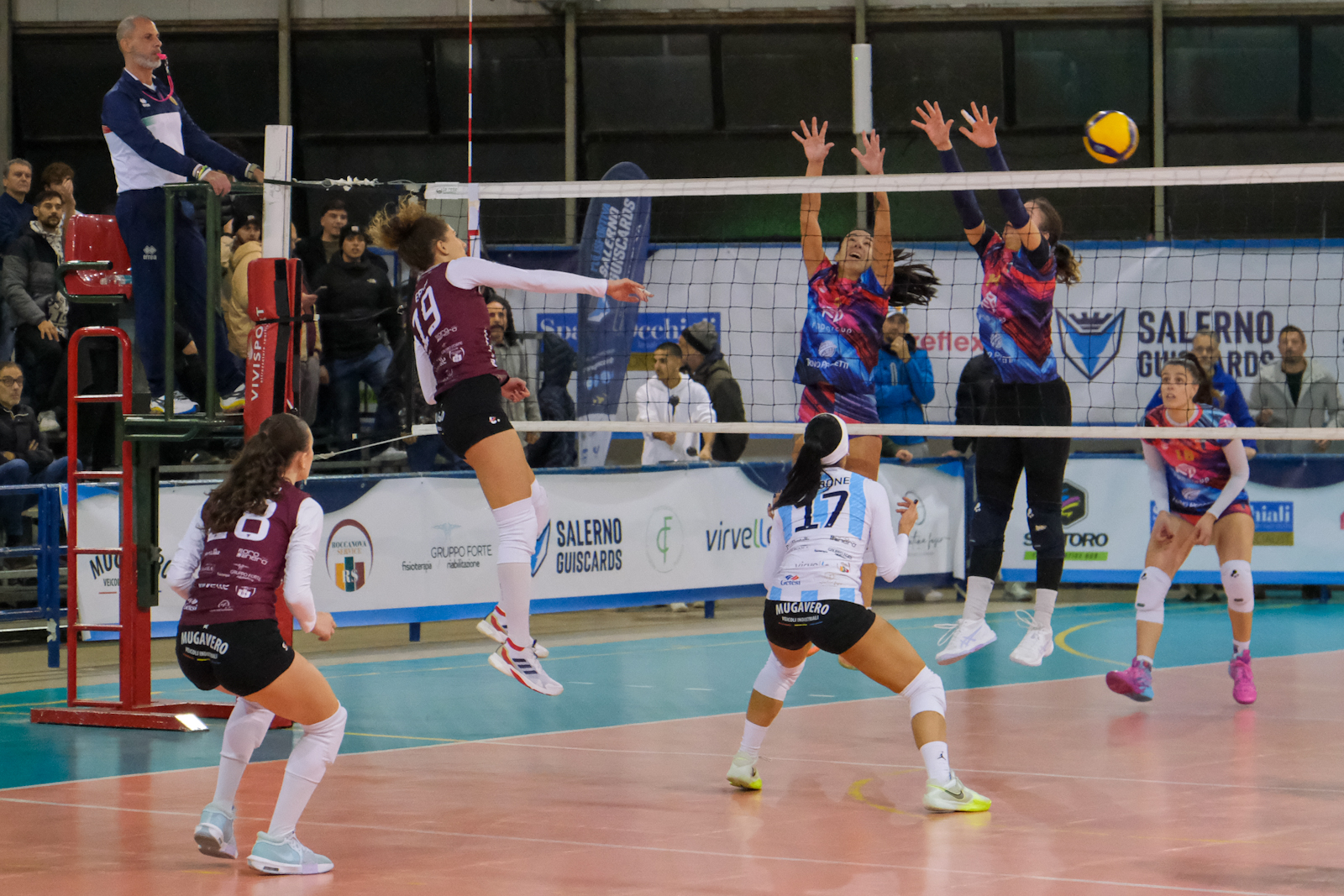2025-11-volley-g08_007